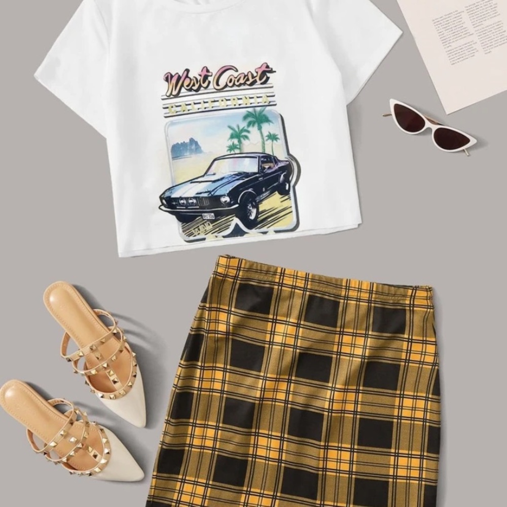 🌈3/$25🌈 Graphic tee & skirt set